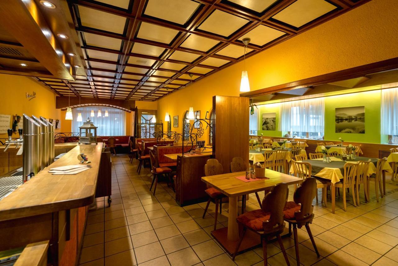 Central-Hotel Traben-Trarbach Extérieur photo