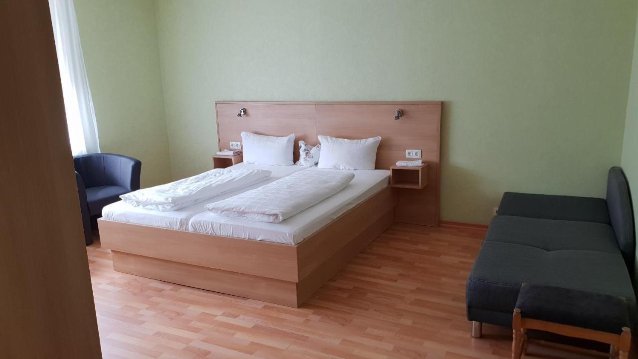 Central-Hotel Traben-Trarbach Extérieur photo